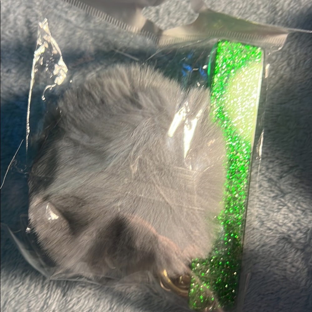 Green sparkly card puller